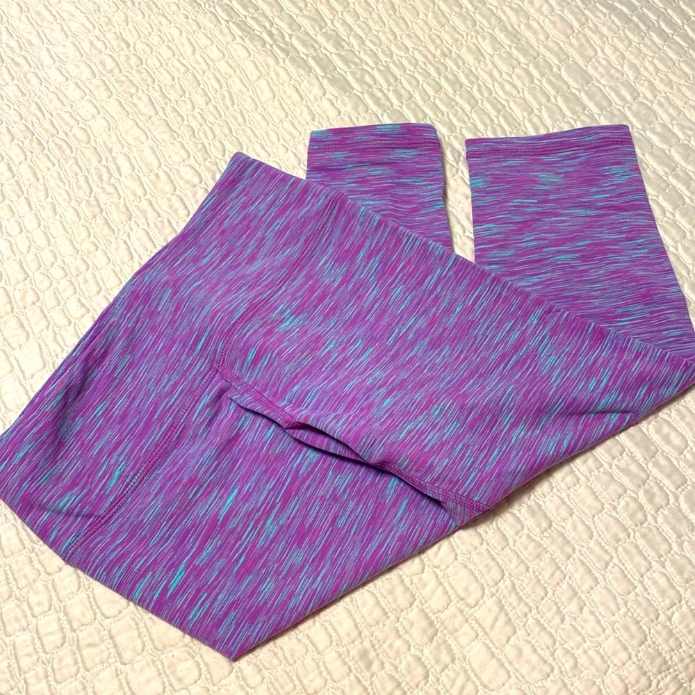 Scorpio Sol Multicolor Athletic Capri Leggings